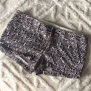 Aztec print low rise shorts